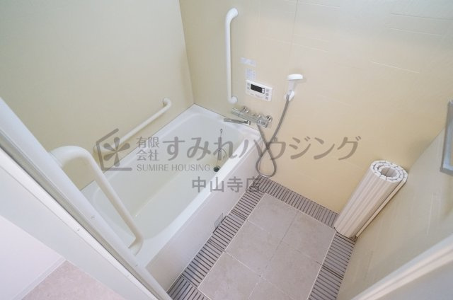 ノイハウス宝塚の浴室