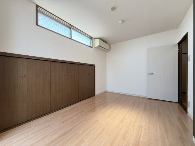 SKエクシード照ヶ丘の洋室