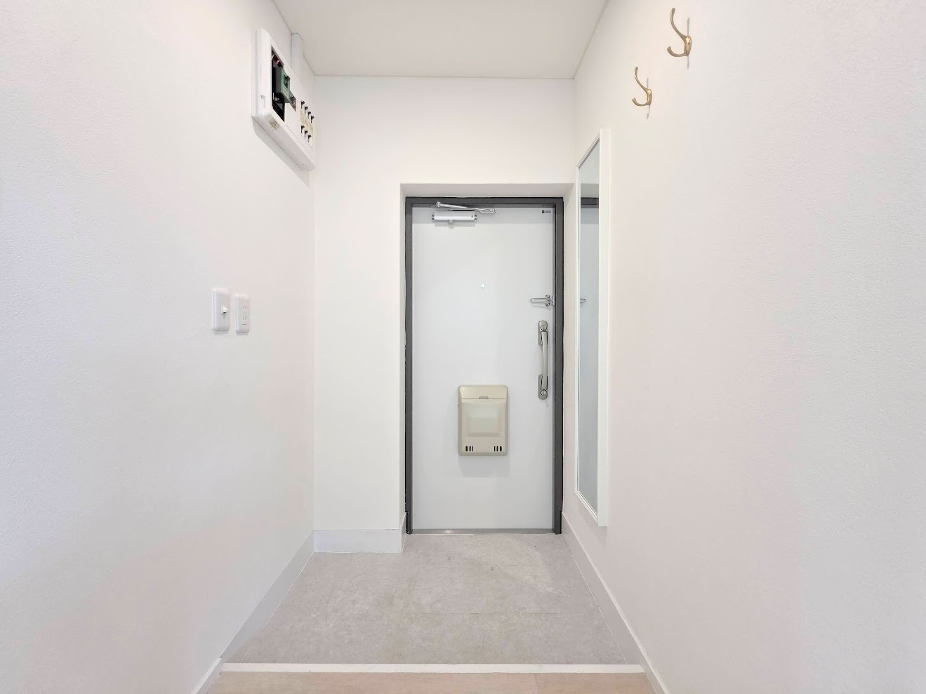 スカイヴィレッジ戸塚の玄関|◆当日見学のお受付もしております。お気軽に「045-825-3110」までお電話ください。