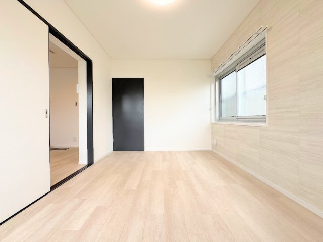 スカイヴィレッジ戸塚の洋室|◆リフォーム済みでのお引渡しなので、即ご入居可能です。家具の配置や色など決めやすくスムーズにお引越しできます。