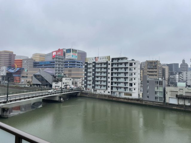 ルッシェ天神東R棟　春吉小学校区のバルコニー|ルッシェ天神東　R棟