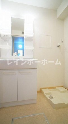 フォーリーフ・クローバーの独立洗面台