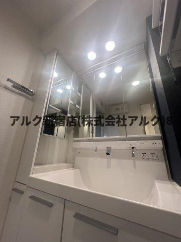 イーストープ高円寺の独立洗面台