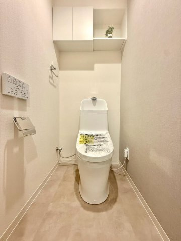 ヒルズ上大岡ガーデニアのトイレ|コンパクトながらも圧迫感を感じさせない設計で、心地よくご利用いただけます。