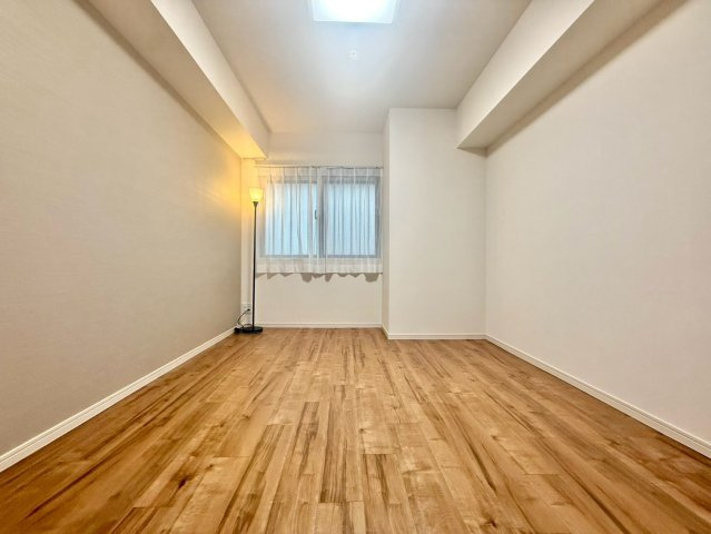 ヒルズ上大岡ガーデニアの洋室|落ち着いた色調でまとめられた洋室は、ゆったりとした時間を過ごせるプライベート空間として最適です。