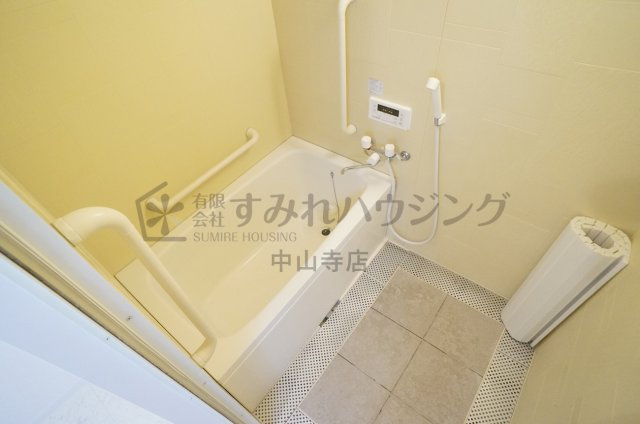 ノイハウス宝塚の浴室