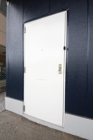 ロイヤルハイツの玄関|非常口