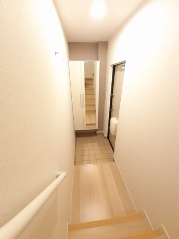 ウェルスフォンテ櫛ケ浜Ａの玄関