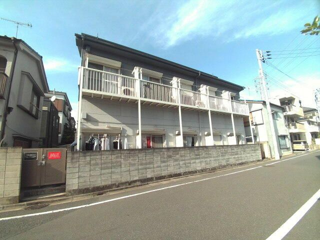 メゾンルミエール１号棟の外観