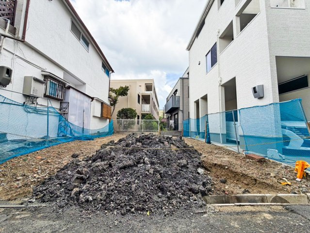 リーブルガーデン箕面4丁目新築一戸建て│2SLDK＋駐車1台可の外観|周辺にスーパー・コンビニがあり、生活施設が身近にそろった利便性の高い住環境です。