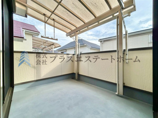 【バルコニー】 | 垂水区西舞子3丁目戸建 | 広々バルコニー♪突然の雨でも安心な屋根付きです♪
