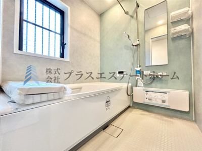 【浴室】 | 垂水区西舞子3丁目戸建 | 窓付きの浴室は採光、換気、開放感の向上などの多くのメリットがあります♪