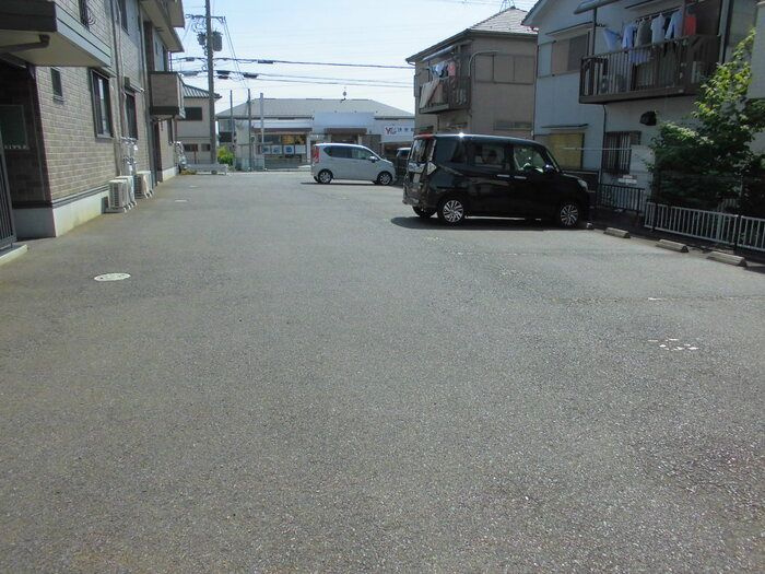 ウィルモア大江の駐車場