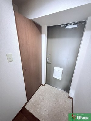 ブランメゾン八龍の玄関