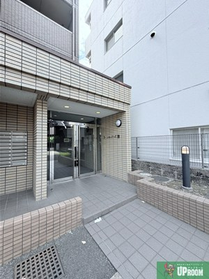 ブランメゾン八龍のエントランス