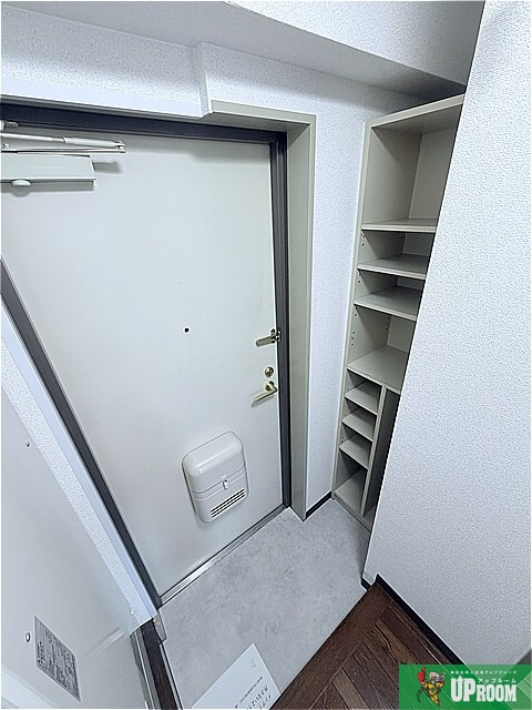 クラフトアルスの玄関