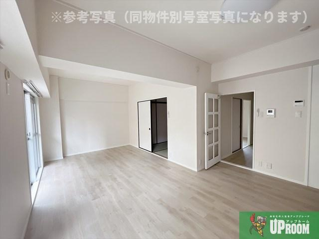 ファミール八代の居間・リビング
