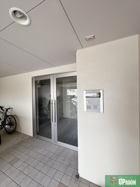 クレサス稚児宮.mのエントランス