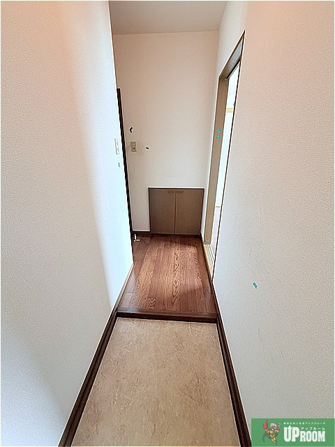 ハイカムール青山の玄関