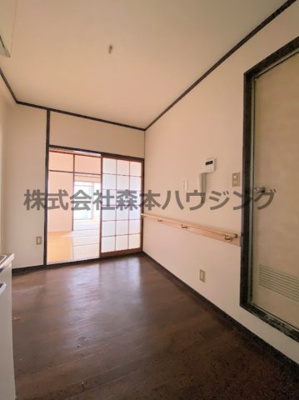 【居間・リビング】 | 　森岡ハイツ | 使い勝手のいいキッチンスペースです