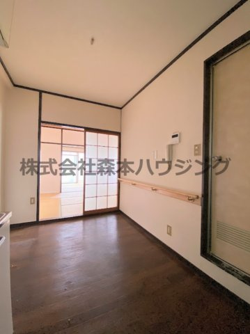 【居間・リビング】 | 　森岡ハイツ | 使い勝手のいいキッチンスペースです