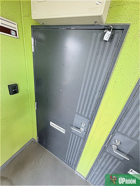 カーサ柳原の玄関
