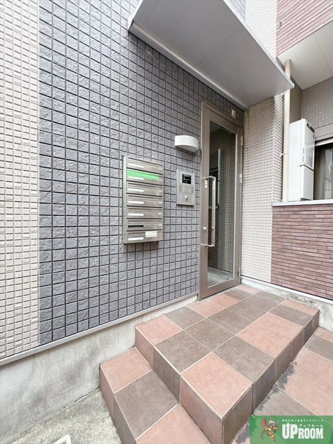 MaisonFar黒川のエントランス