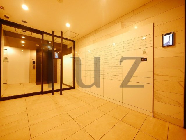 クレイシアIDZ横浜桜木町のエントランス