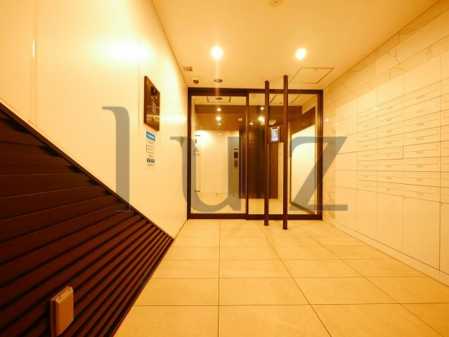 クレイシアIDZ横浜桜木町のエントランス