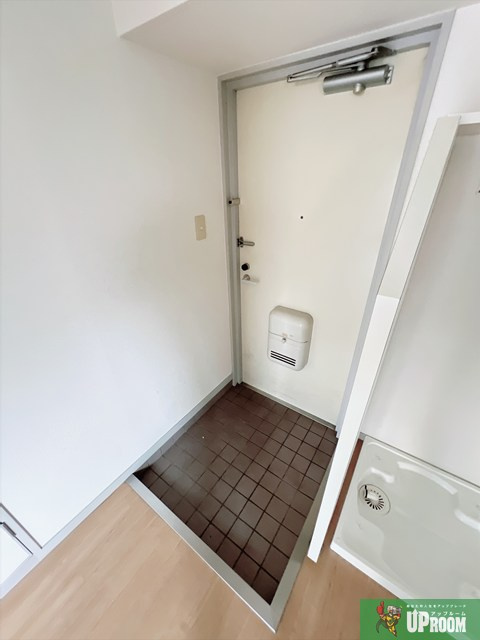 メゾンコロルの玄関