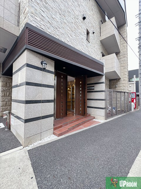 RAFFLEOZONEのエントランス