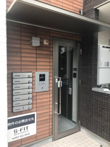 ハーモニーテラス志賀町Ⅱのエントランス