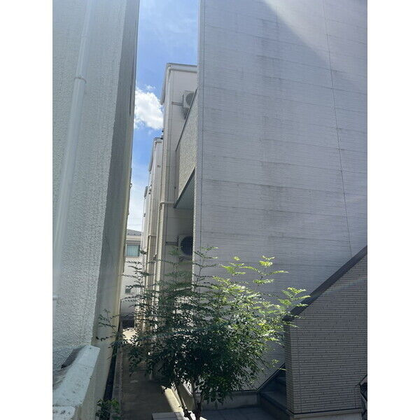 Ciel Bleu志賀本通のエントランス