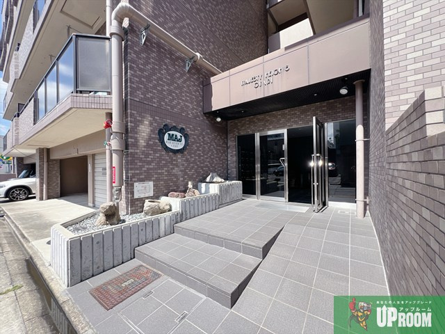 マジェスティーハイツ御成のエントランス