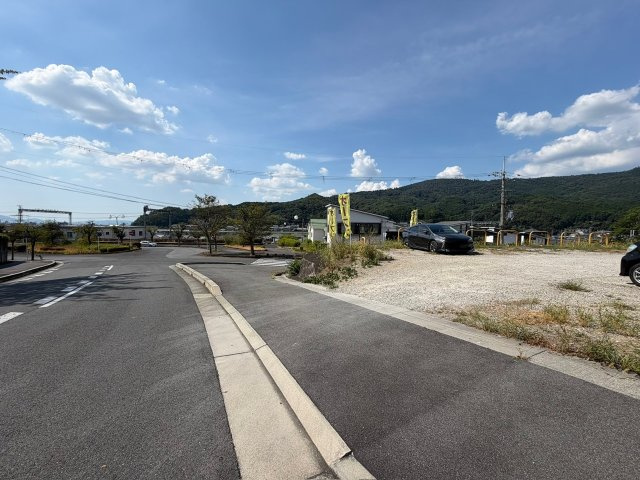 桜井市朝倉台西　土地の前面道路含む現地写真