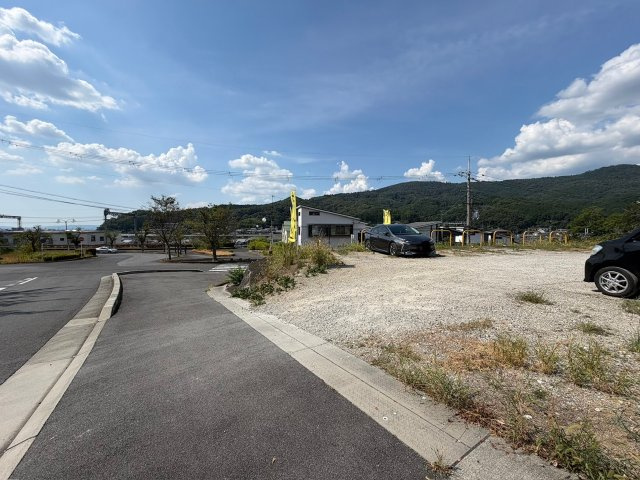桜井市朝倉台西　土地の前面道路含む現地写真