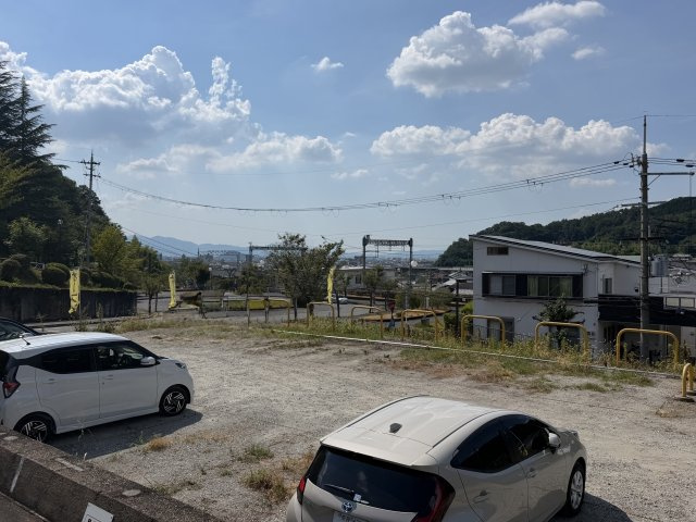 桜井市朝倉台西　土地の前面道路含む現地写真