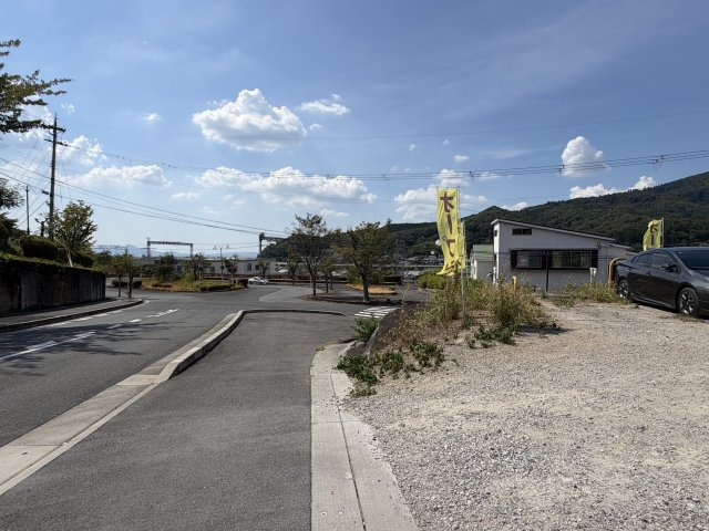 桜井市朝倉台西　土地の前面道路含む現地写真