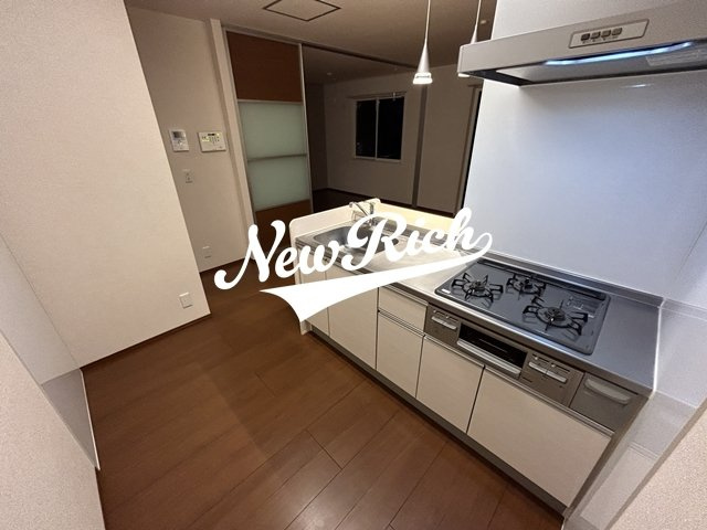 前橋市西片貝町４丁目のアパートの居間・リビング