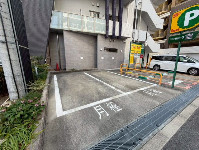 LaSante梅田の駐車場