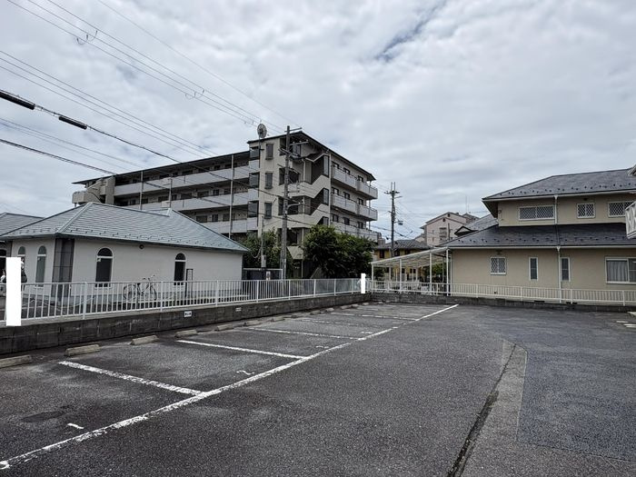 カーサ・カタタの駐車場