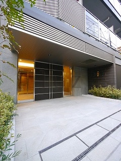 ラフィスタ川崎Ⅲのエントランス