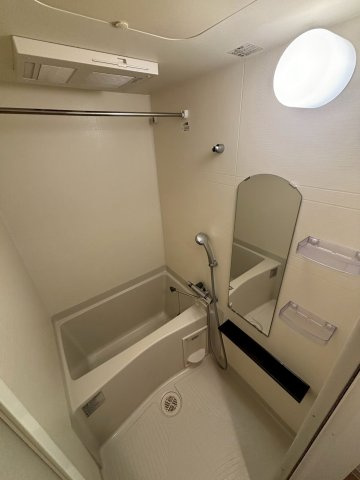 プレサンス三宮ポルトの浴室|同物件別部屋写真