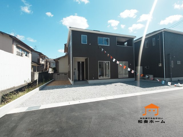 クレイドルガーデン高松市香西本町第１◇光熱費の負担の軽減が可能なオール電化住宅ですの前面道路含む現地写真|現地写真
前面道路が広く見通しが良いため、ファミリーカーのような大きな車でも運転しやすく、車庫入れも余裕を持ってできるのが魅力的なお家です。