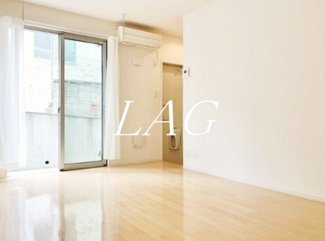 【居間・リビング】 | Ｗｅｓｔ　　Ｖｉｌｌａｇｅ | 洋室のお部屋です。