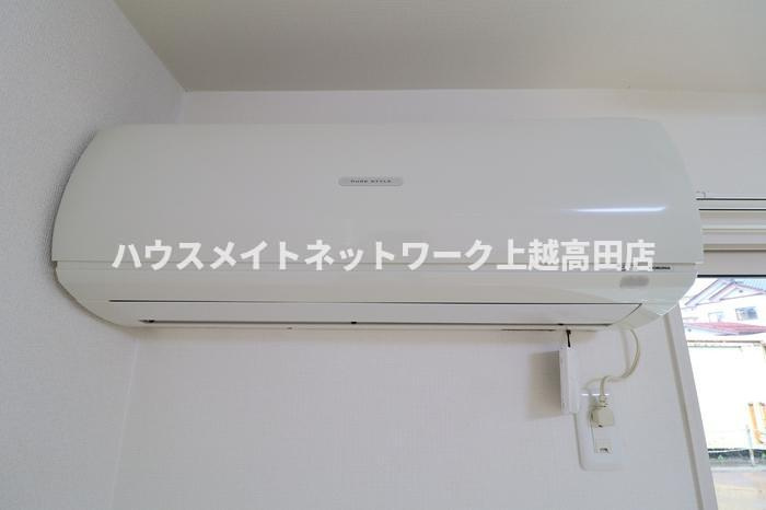 ブランメゾン Ｃの設備|エアコン（参考同型102号室室内写真）