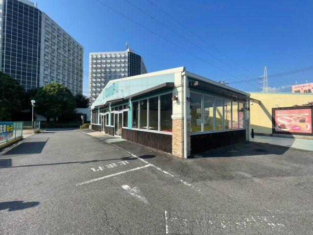 ジョイフルプラザエバグリーン星ケ丘内店舗の外観