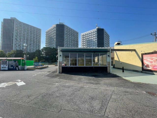 ジョイフルプラザエバグリーン星ケ丘内店舗の外観