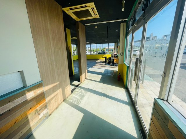 ジョイフルプラザエバグリーン星ケ丘内店舗の内装