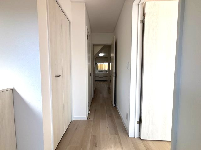 狭山市水野　中古戸建の玄関|玄関から見た廊下です。